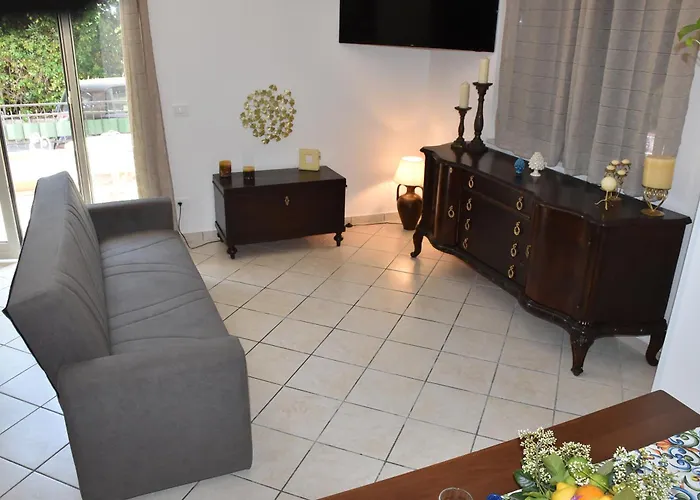 Ecate * Giardini Naxos