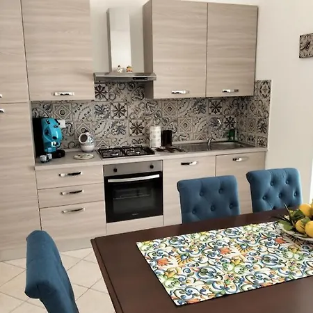 Ecate * Giardini-Naxos