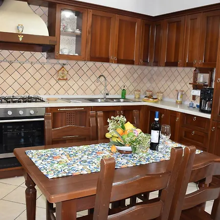 Ecate * Giardini-Naxos